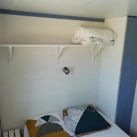 Mobilhome En Pleine Campagne Avec Vue Mer * Yves