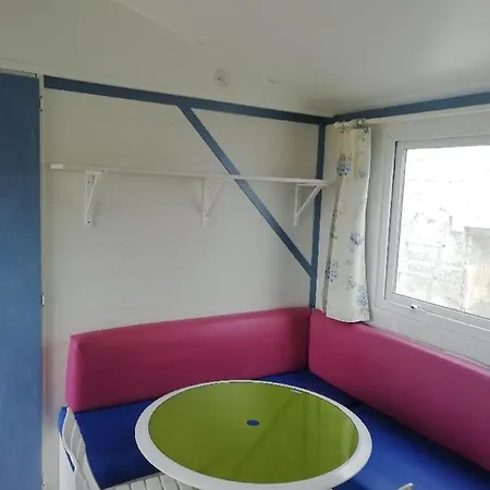 Mobilhome En Pleine Campagne Avec Vue Mer